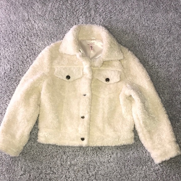 NWOT Victoria's Secret Sherpa Denim Style Jacket Size Small - Picture 3 of 11